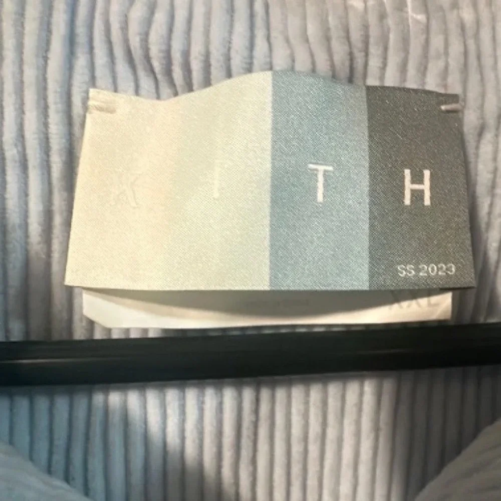 Kith Linden Retro 1/4 Zip "Melody" Spring Collection 2023 - Picture 2 of 7